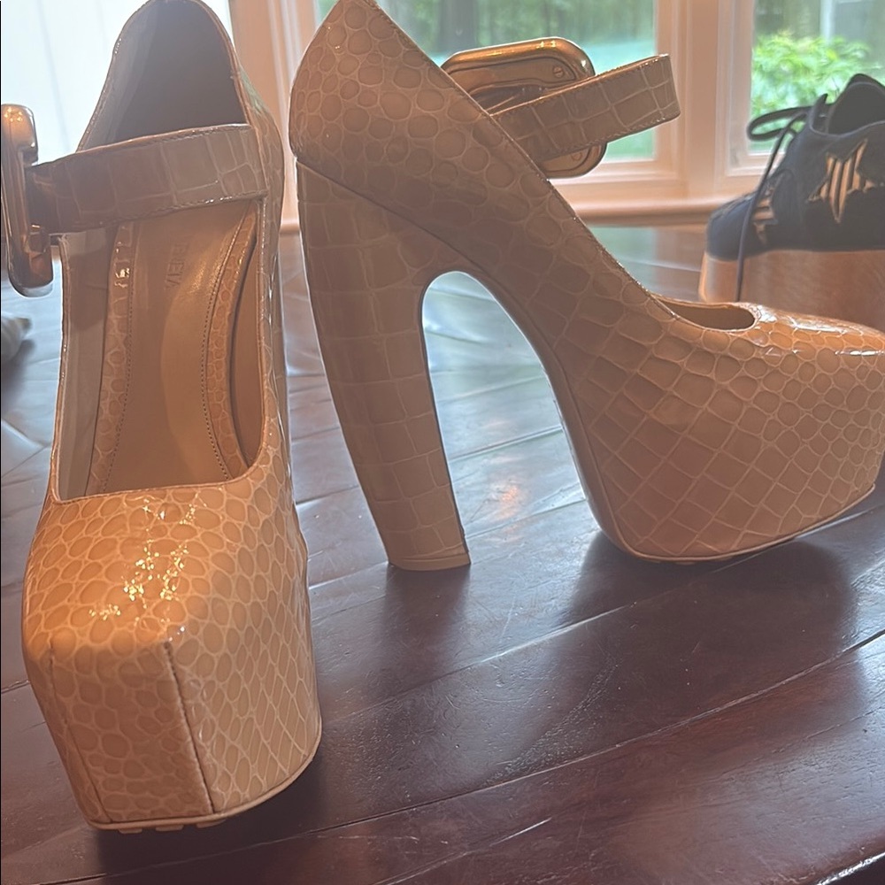 Bottega Veneta Cream Platform Heels
